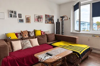 Vermietete 2-Zimmer-Wohnung mit Duschbad und geräumigem Keller – Wohnzimmer