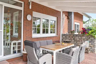 Fünf Zimmer für den Alltag. Pool, Kamin und Billard für alles danach. – Terrasse