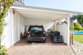 Fünf Zimmer für den Alltag. Pool, Kamin und Billard für alles danach. – Geräumiges Carport