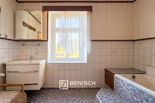 Sanierungsobjekt sucht Visionäre - mit viel Platz für eigene Ideen – Badezimmer
