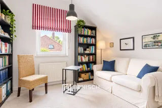 Modern, großzügig, praktisch - 3 Zimmer mit 2 Bädern & 2 Stellplätzen – Arbeitszimmer