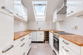 Modern, großzügig, praktisch - 3 Zimmer mit 2 Bädern & 2 Stellplätzen – Hochwertige Küche