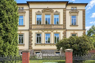 Wohnen auf 100 m² - Altbaucharme, hohe Decken und modernes Vollbad – Außenansicht