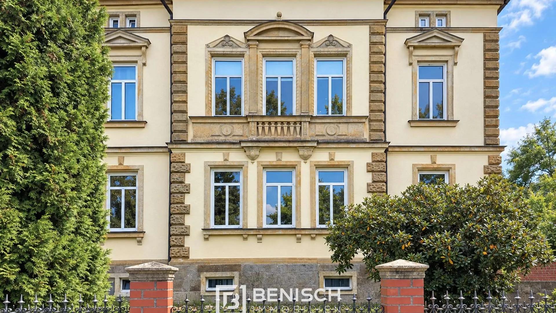 Wohnen auf 100 m² - Altbaucharme, hohe Decken und modernes Vollbad – Wohnung in Großröhrsdorf