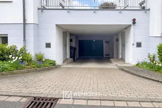 Sofort bezugsfreie 2-Zimmer-Wohnung mit Terrasse & Tiefgarage in Dresden – Einfahrt Tiefgarage