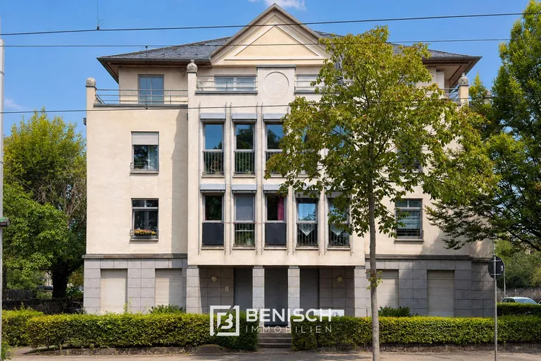Penthouse-Wohnung mit Dachterrasse und Tiefgaragen-Stellplatz in der Neustadt – Blick von vorn