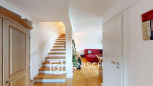 Breite Treppenaufgänge