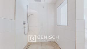 Regendusche mit Unterputzgarnitur