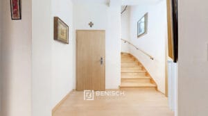 Flur mit Aufgang