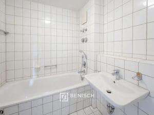 Badezimmer mit Wanne