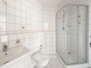 Badezimmer mit Dusche