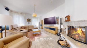 Wohnzimmer mit Kamin