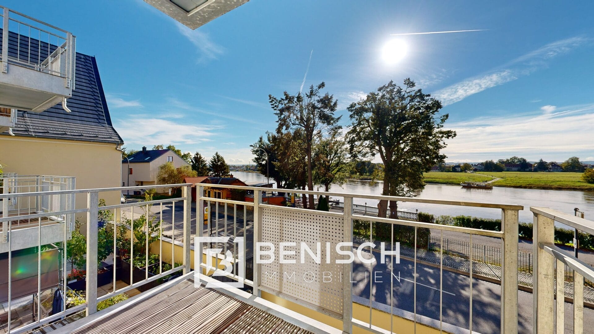 Balkon mit Elbblick