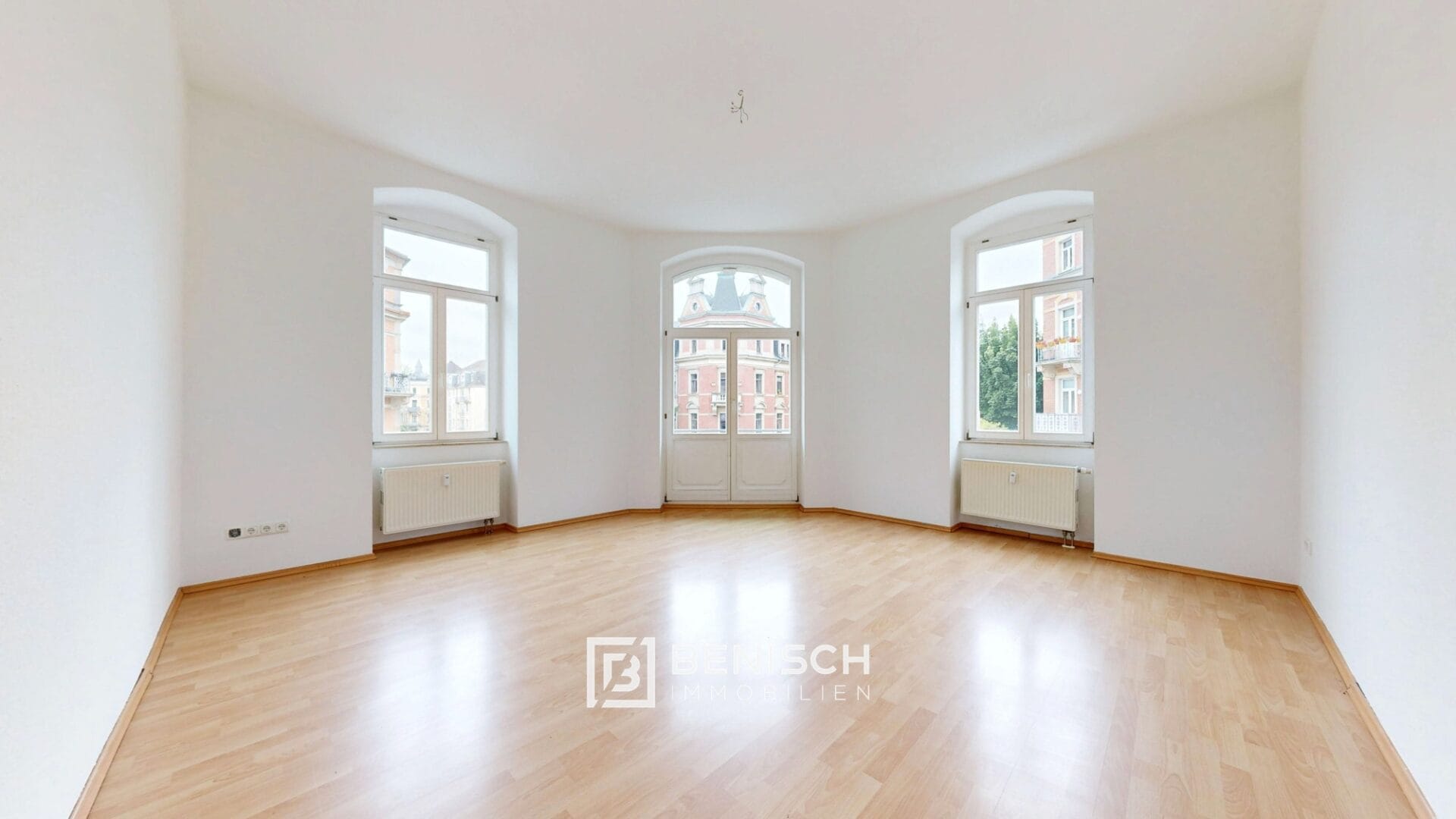 Lichtdurchflutetes Wohnzimmer